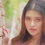 Ena Saha Instagram - We can’t get over this song and obviously our sweetest divaaaaa @ena1996gemini #meradilyepukareaaja #tuaaja #reels #reelkarofeelkaro #reelitfeelit #trending #jarekentertainment #enasaha