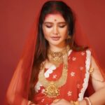 Ena Saha Instagram – Subho bijoya ….
Photo by @somnath_roy_photography 
Video by @shayakchakraborty 
Styled by @sandip3432 
Make and hair by @sahababusona