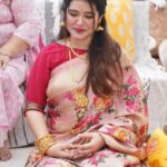 Ena Saha Instagram – Glimpse from yesterday’s Kojagori Laxmi Puja at home… ❤️

#laxmipuja #kojagorilokhipujo #barirpujo #family #home #bengali #saree #bong #enasaha