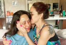 Esha Deol Instagram - Happy birthday mamma 💋 May god bless you with the best of health 🧿 and lots of happiness . I am always by your side 💪🏼 love you 🤗♥️ #happybirthday @dreamgirlhemamalini #happybirthdayhemamalini #happybirthdaydreamgirl #motherdaughter #mother #birthdaypost #loveyou #hemamalini #eshadeol #picoftheday #photooftheday #family #mine #gratitude 🧿♥️