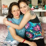 Esha Deol Instagram - Happy birthday mamma 💋 May god bless you with the best of health 🧿 and lots of happiness . I am always by your side 💪🏼 love you 🤗♥️ #happybirthday @dreamgirlhemamalini #happybirthdayhemamalini #happybirthdaydreamgirl #motherdaughter #mother #birthdaypost #loveyou #hemamalini #eshadeol #picoftheday #photooftheday #family #mine #gratitude 🧿♥️