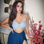 Eshanya Maheshwari Instagram - I’m not special. Just limited edition 💙😉✨ #esshanyamaheshwari #esshanya #pose #poser #fashionmodel #instafashion #ootd