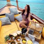 Eshanya Maheshwari Instagram - Picnic 🧺 on the go and on the waters Hands down is the best experience 💯🫶🏻 and all thanks to @boatandbeyond for giving me such beautiful memories and for taking me to the beautiful island 🏝 on their comfortable and beautiful boat 🚤 #boatandbeyond #boatpicnic #picnic #islandlife #travelblogger #instatravel #travelgram #esshanyamaheshwari #esshanya Phuket City