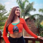 Eshanya Maheshwari Instagram - “ escape and breathe the air of new places “ #travel #wanderer #travelblogger #esshanyamaheshwari #esshanya Sahara Ambey Valley , Lonavala.