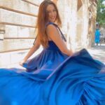 Eshanya Maheshwari Instagram - This song is a vibe 🫶🏻✨💙 Outfit by @maheswariswati #esshanyamaheshwari #esshanya #blue #trending #trendingreels #feelitreelit #streetstyle