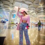Eshanya Maheshwari Instagram - Just a little bit of pink 😉💖🌸 In awww 🥰 with this three piece set by @closet.hues 💖 giving me perfect airport look 🫶🏻✈️🫰🏻 Cap- @amazondotin Bag- @coach Shoes- @filaindia #airpotlook #airportootd #pink #fashionblogger #styleblogger #esshanyamaheshwari #esshanya Terminal 2 Chatrapati Shivaji Terminal Mumbai
