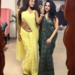 Eshanya Maheshwari Instagram - Shine like sparkles, glow like candles And burn all the negativity like crackles Wish you all a very happy & cheerful Diwali 🪔✨🫶🏻🤗💛 Saree by @maheswariswati 💛 #diwali #happydiwali #saree #diwalinight #shine #loveandlight #esshanya #diwali2022 #esshanyamaheshwari #diwalioutfit