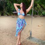 Eshanya Maheshwari Instagram - Travelling ? - Shell yeah…! 😉🧜🏻‍♀️✨ #travel #travelgram #instatravel #travelblogger #esshanyamaheshwari #esshanya #phuket #islandescapebyburasari Island Escape by Burasari