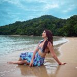 Eshanya Maheshwari Instagram - Travelling ? - Shell yeah…! 😉🧜🏻‍♀️✨ #travel #travelgram #instatravel #travelblogger #esshanyamaheshwari #esshanya #phuket #islandescapebyburasari Island Escape by Burasari