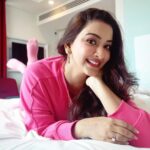 Eshanya Maheshwari Instagram - A Smile is the prettiest thing you’ll ever wear.. 😃 And you know what a Smile can be contagious 😉 so keep spreading #happyworldsmileday #smileday #smile #behappy #behappyandsmile #esshanyamaheshwari #esshanya