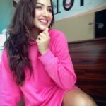 Eshanya Maheshwari Instagram - A Smile is the prettiest thing you’ll ever wear.. 😃 And you know what a Smile can be contagious 😉 so keep spreading #happyworldsmileday #smileday #smile #behappy #behappyandsmile #esshanyamaheshwari #esshanya