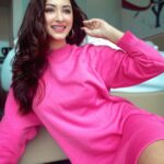 Eshanya Maheshwari Instagram - A Smile is the prettiest thing you’ll ever wear.. 😃 And you know what a Smile can be contagious 😉 so keep spreading #happyworldsmileday #smileday #smile #behappy #behappyandsmile #esshanyamaheshwari #esshanya