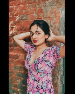 Esther Anil Instagram - Floral Mood 🌸 

#foundtheminmygallery