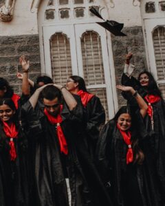 Esther Anil Instagram - Can we skip to the good part 🌝👩🏽‍🎓
Talented photographer friend 📸 @___joshuathomas