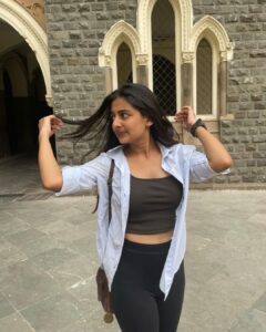 Esther Anil Instagram - Why are you giving me that look? 
Yup, just me and my dramatic self :)

#nofilter #flipshair💁