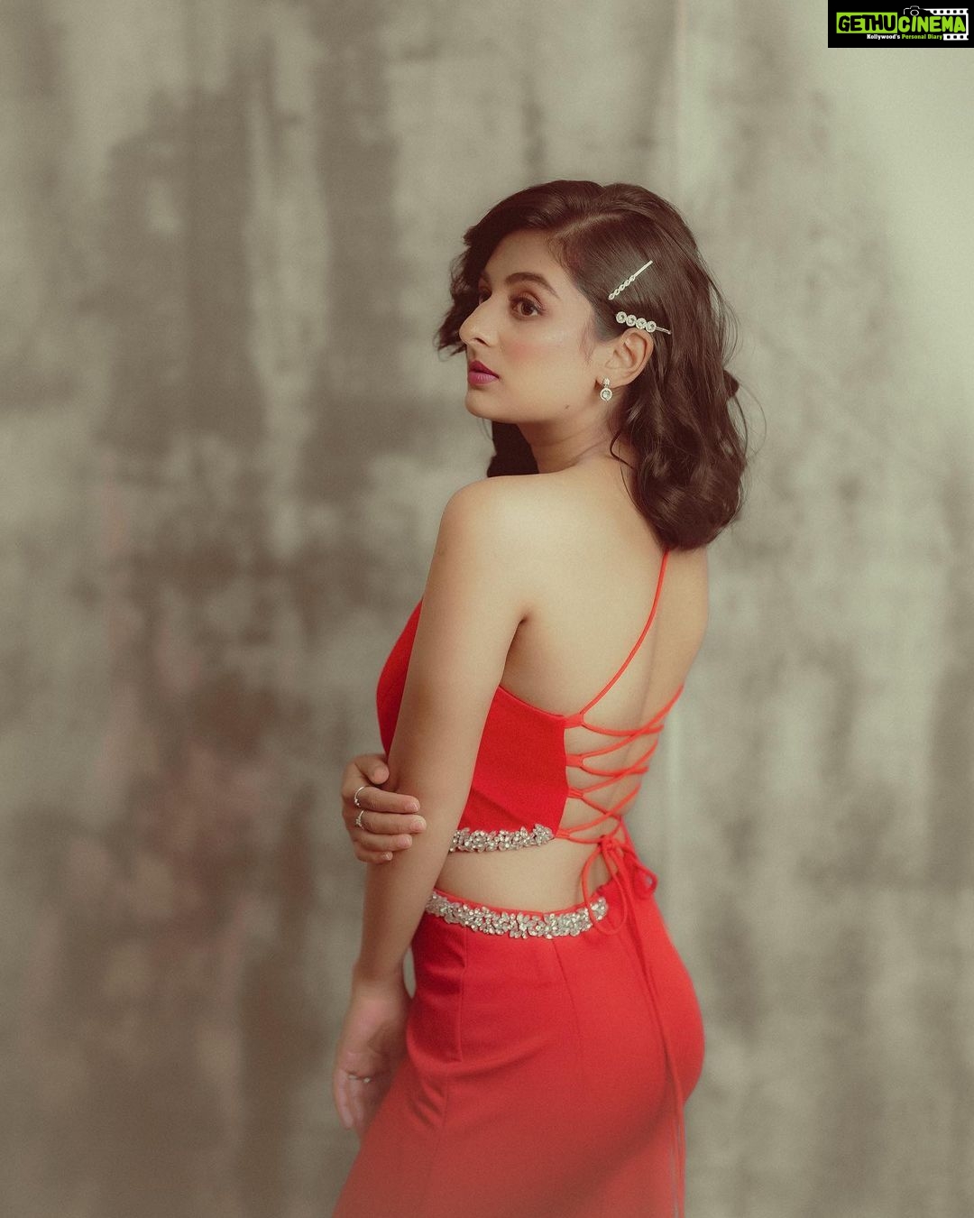 Esther Anil Instagram - Lady in Red ❤️🔥 . . Shot by @riviera.in Stylist : @stylingbyafsheenshajahan Hair & Makeup : @h.a.rr.y._ Wearing : @ethereal.kochi . . #bts #btsshoot #celibrity #sima #simaawards #outfitoftheday #estheranil #shotonsony #sonya7iii #sonyalphain #85mm #fashion #fashionshoot #models #reddress #retro #aesthetic #dreamy #dreamyaesthetic #grainisgood #portrait #moodyportraits #gameoftones #fashionphotography Bangalore, India