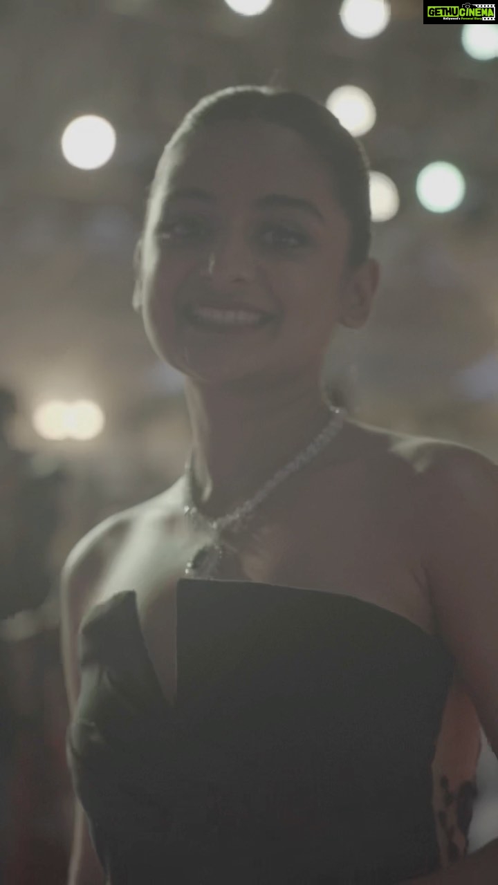 Esther Anil Instagram - @_estheranil looking beautiful on the red carpet of #siima2022 . . #skyexchange #skyexch