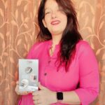 Falguni Rajani Instagram - Smart watch & Airpods:- @rdindia_ #smartwatch #rdindiaonestopahead #wristband #applewatch #gadgets #earpods #airpods #ınstagood #instalike