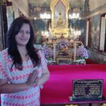 Falguni Rajani Instagram - #watprathumwanaram #nirvana #spiritual #monks #bangkok #amazingthailand Wat Prathumwanaram