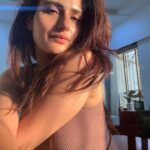 Fatima Sana Shaikh Instagram – Sunehri shaam ☀️☀️☀️

#sunlight_love #evenings #dilkhush