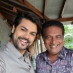 Ganesh Venkatraman Instagram - With my favorite @joinprakashraj a mentor, an inspiration & one of the most fun people to hang out with 😊😉 Thank u for being such an amazing host ! loved ur beautiful Beach house & the sumptous lunch, was great meeting pony mam after soooo long❤ Yhere's alwys so much to learn frm u .. treasure every bit of it 🤗 #shootdiaries #varisu