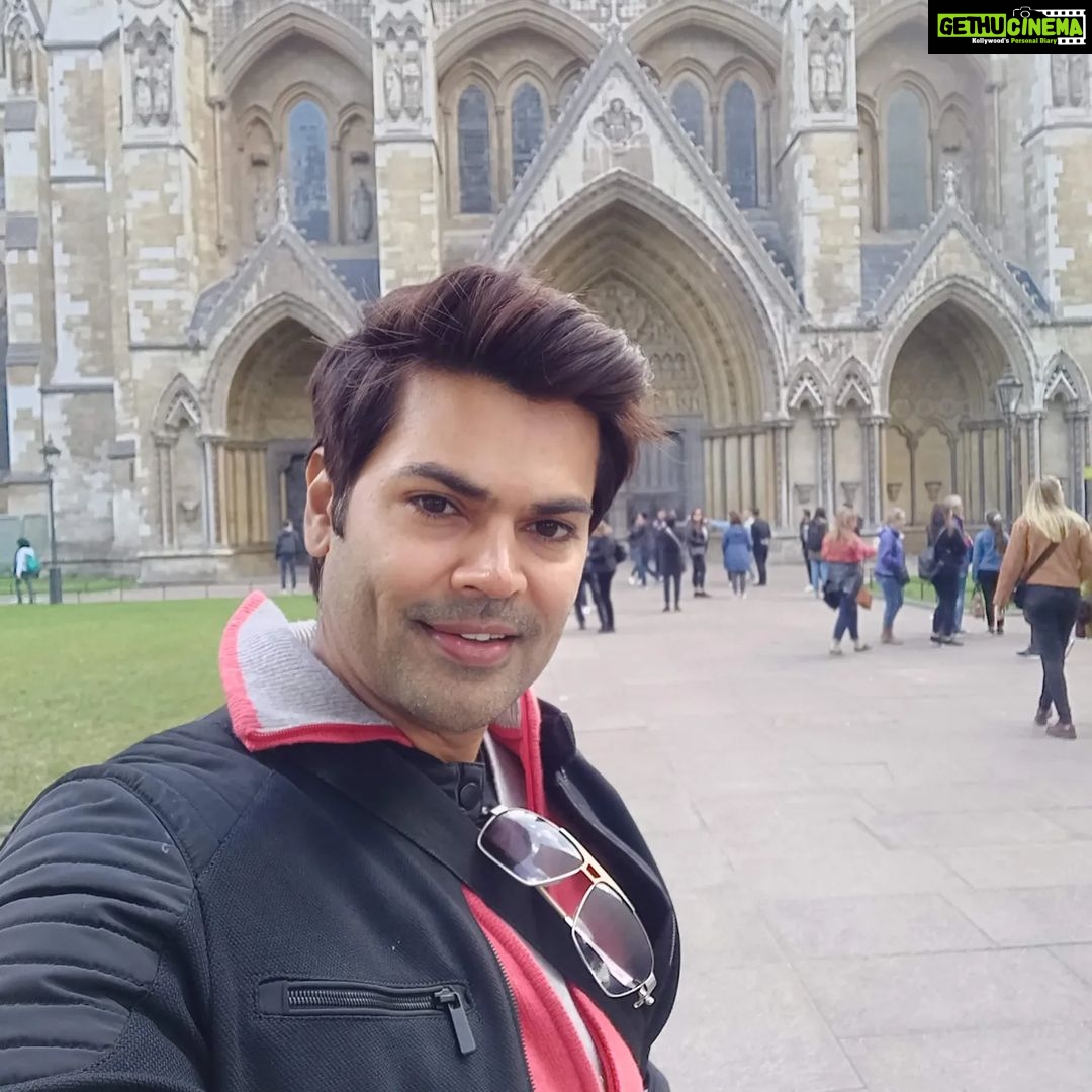 Ganesh Venkatraman Instagram - Westminster Abbey ❤ Some places hv this uncanny ability to just transport u back in time #travel #Mondaymotivation #londonbridge #london #londondiaries #travel #discover #discovery #backstory #history #britain