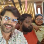 Ganesh Venkatraman Instagram - Making the most of the Long weekend... heading out with the entire family for a much needed break and bonding ❤ ❤ #familytime #bonding @prettysunshine28 #roadtrip #pearbeach