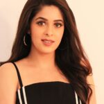 Garima Jain Instagram - I’d rather be real and accept than being fake and pretend .. I am genuinely “ Out of caption “…. . . . . . #garimajain #blackjumpsuit #jumpsuit #outofcaption #romper #blackromper #fashion #style #blackandwhite #blackandwhitephotography #portrait #portraitmode #model #jhalakdikhlajaa #jhalakdikhlajaa10 #jdj10 #colorstv #dancerealityshow #realityshow #lockupp #payalrohatgi #munawarfaruqui #anjaliarora #munjali #kanganaranaut #mxplayer #chotibachihokya #tigershroff #memesindia Mumbai - मुंबई