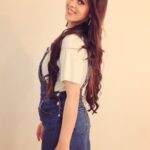 Garima Jain Instagram - Denim day at work . . . . . . #garimajain #officialgarimajain #denim #denimskirt #denimdungaree #dungarees #dungree #ootd #style #fashionblogger #blueaesthetic #whiteshirt #grwm #euphoria #euphoriamakeup #euphoriaseason2 #denimaddicted