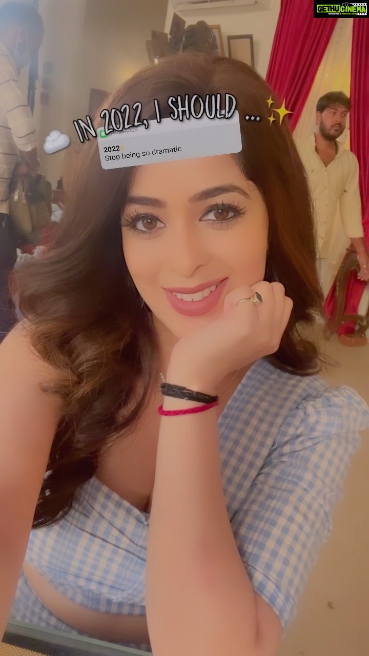 Garima Jain Instagram - U think I am a drama , no I don’t think I m Oh wait, may be I m..,, . . . . . . . #garimajain #in2022ishould #trendingreels #trendingfilter #trendingnow #trend #2022 #newyearresolution #aggartumnahote #zeetv #2022 #reels #reelsinstagram #reelitfeelit #explore #explorepage #foryoupage #foryou #abhimanyu #abhiniti #zra2021 #zeerishteyawards #vidhi #zeerishteyawards2022 #zra2022 Vrindavan Studios