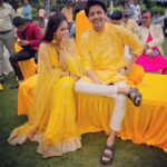Garima Jain Instagram - Jale pe namak chidakne wale bohot milenge ab koi haldi lagane wala chahiye 🤣 Now u guys also know the joke😛 . . . . . . Outfit : @nidhikurda @anusoru #garimajain #haldi #haldiceremony #wedding #indianwedding #bride #weddingphotography #bridal #haldijewellery #indianbride #weddingseason #bridetobe #haldioutfit #love #mehendi #wedmegood #floraljewelry #groom #haldifunction #weddingdress #floraljewellery #bridalmakeup #mehndi #photography #weddings #sangeet #flowerjewellery #jewellery #haldidecor #weddingsutra
