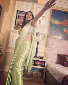 Garima Jain Instagram - There is something very fishy about saree’s, they are so mysterious in their nature , isn’t it ? 
.
.
.
.
.
#garimajain #filmcity #goregaonfilmcity #onset #onlocation #deepshikanagpal #futurestudio #shooting #filming #filminglocation #hotsaree #saree #sareelove #sareenavel #sexysaree #hotnavel #sareelovers #sareeseduction #navel #hotsareenavel #sareedraping #navelshow #hotactress #sareehot #sareeindia #hot #sareeaddict #hotgirl #sexy #desigirl