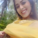 Garima Jain Instagram - Jale pe namak chidakne wale bohot milenge ab koi haldi lagane wala chahiye 🤣 Now u guys also know the joke😛 . . . . . . Outfit : @nidhikurda @anusoru #garimajain #haldi #haldiceremony #wedding #indianwedding #bride #weddingphotography #bridal #haldijewellery #indianbride #weddingseason #bridetobe #haldioutfit #love #mehendi #wedmegood #floraljewelry #groom #haldifunction #weddingdress #floraljewellery #bridalmakeup #mehndi #photography #weddings #sangeet #flowerjewellery #jewellery #haldidecor #weddingsutra