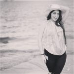Garima Jain Instagram - 💌📩📥💞 . . . . . . . Outfit : @vogzyindia @forum_dhanak @mansidhanak @srilankanairlinesofficial #garimajain #marblebeach #trincomalee #trincomaleebeach #beachlife #beachwear #srilanka #pink #pinkpinkpink #pinkaesthetic #beachbody #beachbodytransformation #bikini #bigbootygirls #bööty #popularpic #latesttrends #latest #latestfashion #shacks #goashack #srilankanairlinesofficial Marble Beach, Trincomalee