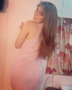 Garima Jain Instagram - 🎤 sssshhhh I Love the way you lie 💕
.
.
.
.
.
#garimajain #rihanna #beyonce #arianagrande #nickiminaj #kyliejenner #selenagomez #love #kimkardashian #rihannanavy #cardib #badgalriri #drake #riri #kendalljenner #fenty #music #fentybeauty #explorepage #rihannafenty #like #katyperry #queen #explore #follow #justinbieber #fashion #taylorswift #navy #kourtneykardashian