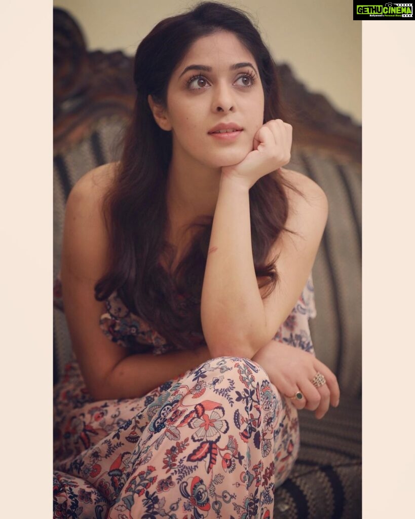 Garima Jain Instagram - My idea of a “ Perfect Date “ has been changing through at all stages of life but now I’d stick to sitting in mycomfortable cloths and being with a guy with whom I can be myself. . . . . . #garimajain #relationshipgoals #love #couplegoals #relationship #relationships #relationshipquotes #lovequotes #couple #couples #goals #instagood #quotes #instagram #boyfriend #follow #together #explorepage #explore #like #cute #marriage #happy #loveyou #truelove #life #kiss #girlfriend #photography #couplesgoals Jio World Garden