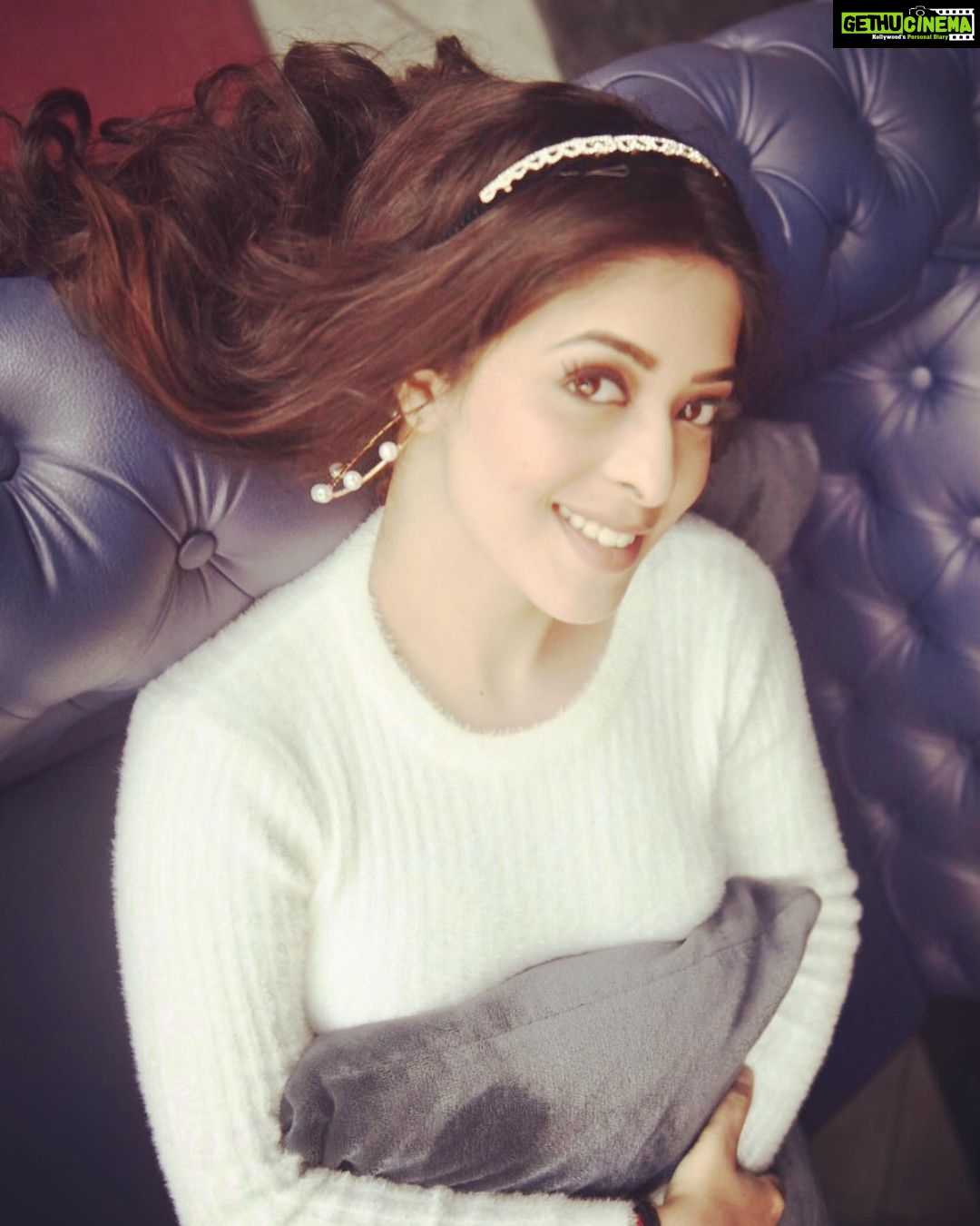 Garima Jain Instagram - Perception is all that we have …. M I Right or absolutely right ? . . . . . #garimajain #officialgarimajain #topangle #magazinecover #frenchstylemagazine #magazine #hotmodel #glamourmodel #glamour #model #shoot #covershoot Kanpur - कानपुर, UP, India