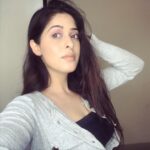 Garima Jain Instagram - 🤳 . . . . . #selfies #selfie #garimajain #officialgarimajain #chalbetaselfielelere #selflove #selfportrait #selfportraitphotography #selfpotraits #selfphotography #selfphotoshoot