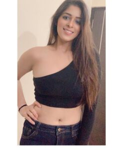 Garima Jain Instagram - 💙👄 #aboutlastnight . . . . . #garimajain #officialgarimajain #nudelip #blueeyes #croptop #boots #bluedenim #brownhair #party #saturdaynight #ｓｕｎｄａｙｍｏｏｄ #dance #music #nightdrive #ootd #ootdfashion #contour #makeup #openhairstyle #blowdry #blowdryer #classywoman #woman #rashmikamandanna #aryankhan