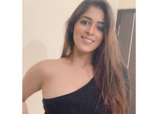 Garima Jain Instagram - 💙👄 #aboutlastnight . . . . . #garimajain #officialgarimajain #nudelip #blueeyes #croptop #boots #bluedenim #brownhair #party #saturdaynight #ｓｕｎｄａｙｍｏｏｄ #dance #music #nightdrive #ootd #ootdfashion #contour #makeup #openhairstyle #blowdry #blowdryer #classywoman #woman #rashmikamandanna #aryankhan