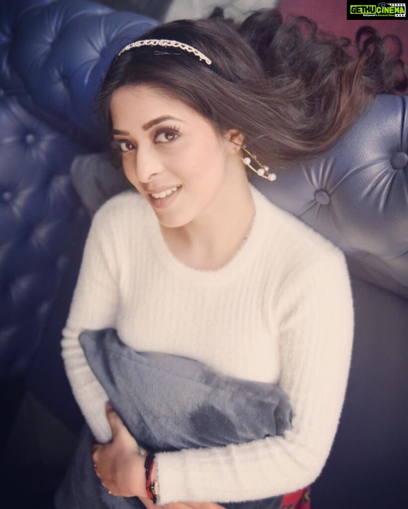 Garima Jain Instagram - Perception is all that we have …. M I Right or absolutely right ? . . . . . #garimajain #officialgarimajain #topangle #magazinecover #frenchstylemagazine #magazine #hotmodel #glamourmodel #glamour #model #shoot #covershoot Kanpur - कानपुर, UP, India