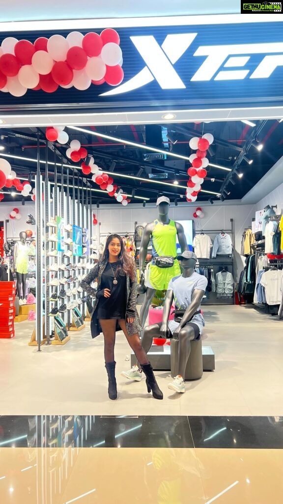 Garima Jain Instagram - Hi guys! I am here at the store launch of @xtep_india An international brand that specialises in sportswear and athleisure wear. Come, visit their store in Infiniti Mall, Malad ( Mumbai ) today ! . . . . . #garimajain #xtep #xteprunclub #playinbig #sports #athleisure #sportswear #xtepindia #feelthedifference #cantrunwithout #workoutmotivation #workoutvideos #gym #gymgirl #fitness #fitnessgirl #fitnessmotivation #sports #infinitymall #mumbai #activewear #clothing #gymwear #sportsshoes #sneakers #sneakerhead #officialgarimajain #workout #yoga #yogini Infinity Mall