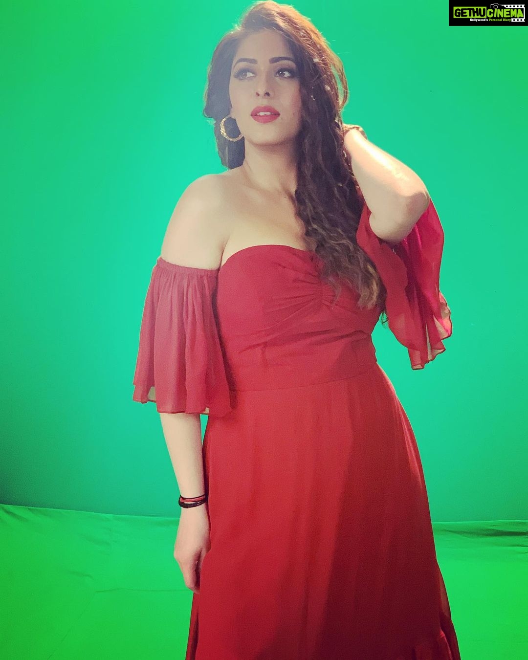 Garima Jain Instagram - ❌⭕️❌⭕️ GG Comment below if u understood what did I say through the code . . . #garimajain #officialgarimajain #red #redlips #redlipstick💄 #redoutfit #xoxogossipgirl #xoxo #instagramcreators #instagood #love #photography #photooftheday #instadaily #picoftheday #fashion #instalike #beautiful #luxury #luxuryinfluencer Karjat.....N.D. Studio..
