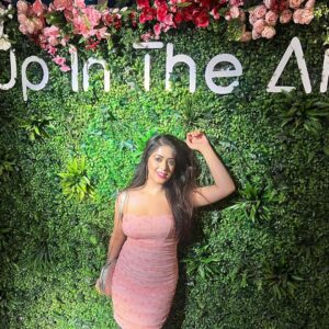 Garima Jain Instagram - About last night 
.
.
.
.
.
Pr : @volokal 
📍 @upintheair_mumbai 
Special evening hosted by @realkaranmehra @pankhuri05 
.
#garimajain #roohedaari #karanmehra #volokal #upintheair #amitgupta #deeptisadhwani #rohanmehraa #gauravchopra #friends #party