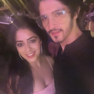Garima Jain Instagram - About last night 
.
.
.
.
.
Pr : @volokal 
📍 @upintheair_mumbai 
Special evening hosted by @realkaranmehra @pankhuri05 
.
#garimajain #roohedaari #karanmehra #volokal #upintheair #amitgupta #deeptisadhwani #rohanmehraa #gauravchopra #friends #party