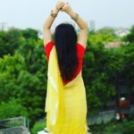 Garima Jain Instagram - 5th is my favorite, what’s yours ? Churning the Raveena Tandon ( tip tip barsa paani ) out of me 🌧 ☔️ 🌈. . . . . #garimajain #tiptipbarsapaani #raveenatandon #saree #indianphotography #yellowsaree #photography #carousal #sareelove #indianweariscool #popularpic #ondemand #traditionalwear #traditional #rains #rainyday #indianblogger #indianinfluencer #moj #love #photoshoot #model #cute #rainbow #rains #baarish #baarishaayihai Ghar Ki Chat Par!!!