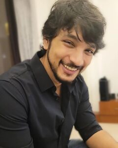 Gautham Karthik Instagram - Keep a light heart and wide smile!
Happy Sunday all!
😁😁😁

P.s. Photo courtesy, the one and only ❤️