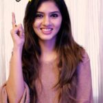 Gayathri Suresh Instagram - Let’s choose a #NotYourBasic option with Plum’s Onion Haircare hair range! With constant weather changes, stress and lack of proper care, our hair is prone to the most amount of damage. Plum has got you covered with a range that targets this concern. Products in this range are: • Onion & Bhringraj Hair Growth Oil: promotes growth and strengthens hair fibre • Onion & Biotin Hair fall Control Shampoo: Improves and conditions your hair and prevents hair fall All the products come with the goodness of onion extract, bhringrajand biotin that helps you combat hair fall with the goodness of science and nature! This formulation is proven method, and I cannot emphasize enough on how well these products from Plum work on my hair! Don’t forget to use my code GAYATRI10 for a 10% discount on plumgoodness.com #NotYourBasic #Onion #PlumGoodness #CleanRealGood #TalkCleanToMe Video Courtesy : @_shine_photography__ 💕