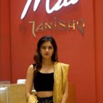 Gayathri Suresh Instagram - I recently visited the brand new Mia Store in Trivandrum and my Onam just got a lot more golden! The beautiful store and the exquisite designs just left me awestruck. The pieces are culturally rooted and have a layer of modernity to them. ✨💕 The best part? You can get upto 20% discount on purchase of Mia products at this store. I am ready to celebrate Onam in style, what about you? This is the time, don't wait any longer and bring home beauty and prosperity this Onam with Mia! 🤩❤️ #Ad #MiabyTanishq #Mia #FestiveSeasonWithMia #DesignerJewellery#Tanishq #Jewellery #JewelleryDesign #LuluMall #Trivandrum #Onam #Onam #OnamCelebration @miabytanishq