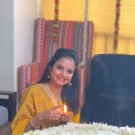 Giaa Manek Instagram - Wishing you all warmth , love and light this Diwali and all year along . Happy Deepawali 🪔. . . . #diwali #indianfestival #light #love #rangoli #india #indianwear